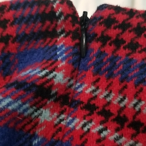 Red Plaid mini skirt - Picture 8 of 8